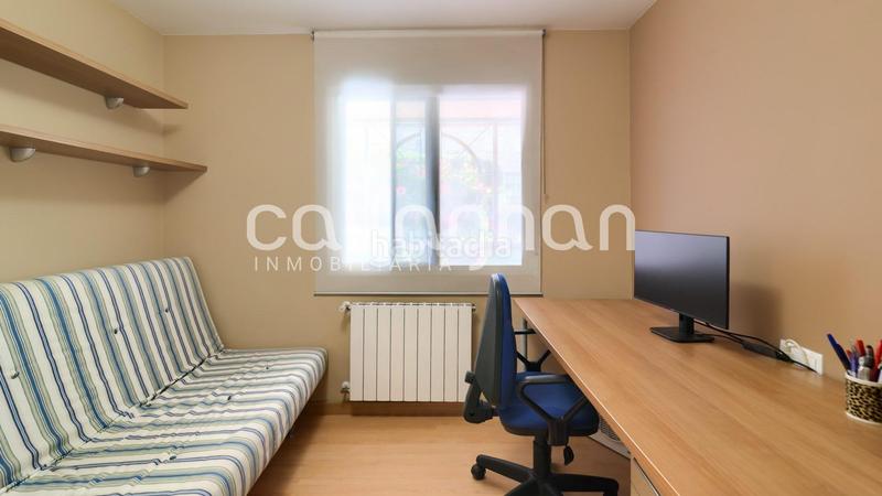 Foto ef6e8e06-78a7-4487-a706-d28b7c2dc515. Casa adosada una casa con alma propia y piscina, en el corazón en Paterna
