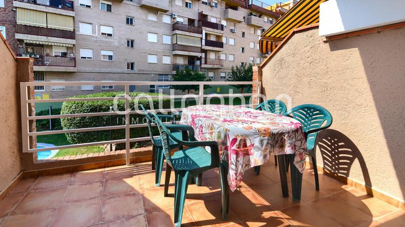 Foto f185abde-538e-4f24-ad1a-cd71f338e5a1. Maison jumelée avec chauffage parking piscine dans El Alborgí Paterna