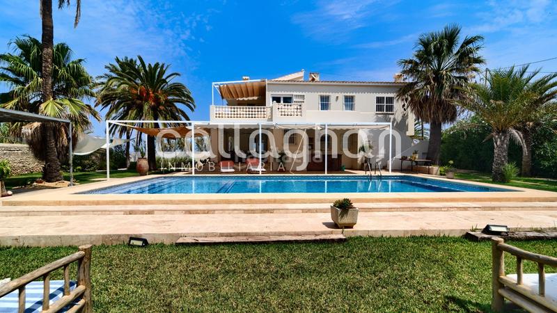 Foto 11d34502-0208-481b-bd12-ac32bed3fc90. Lloguer xalet amb calefacció aparcament piscina a Dénia