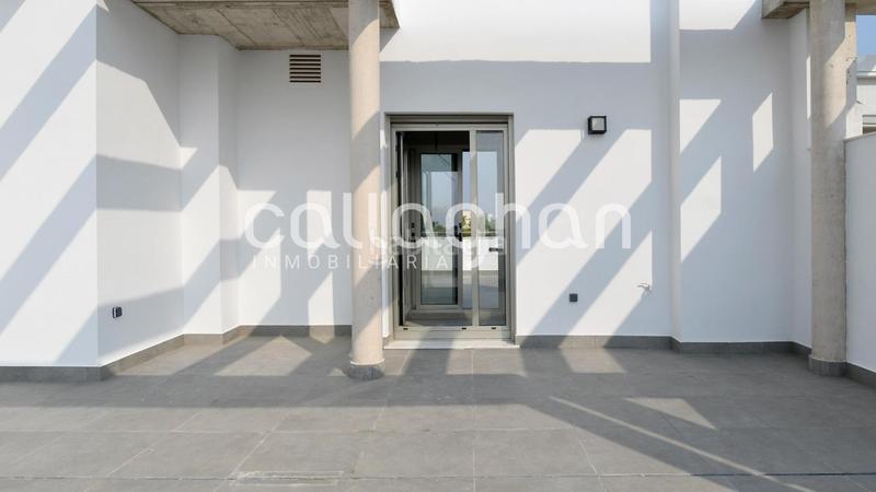 Foto 9088351a-1f07-4e8a-be27-d98cf0a76b91. Attico con riscaldamento parcheggio in Zona Avenida Alta - Auditorio Torrent