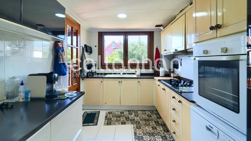 Foto 004148f1-66e1-4ceb-b4a6-d762c5cebd76. Chalet with parking in Corinto-Almardà Sagunt