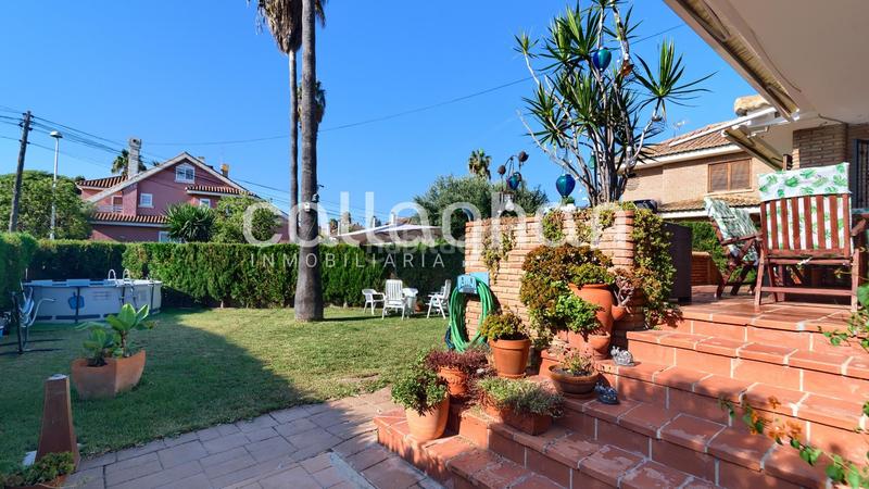 Foto 60393595-d043-4ad2-9ed2-4e53a50da785. Chalet with parking in Corinto-Almardà Sagunt