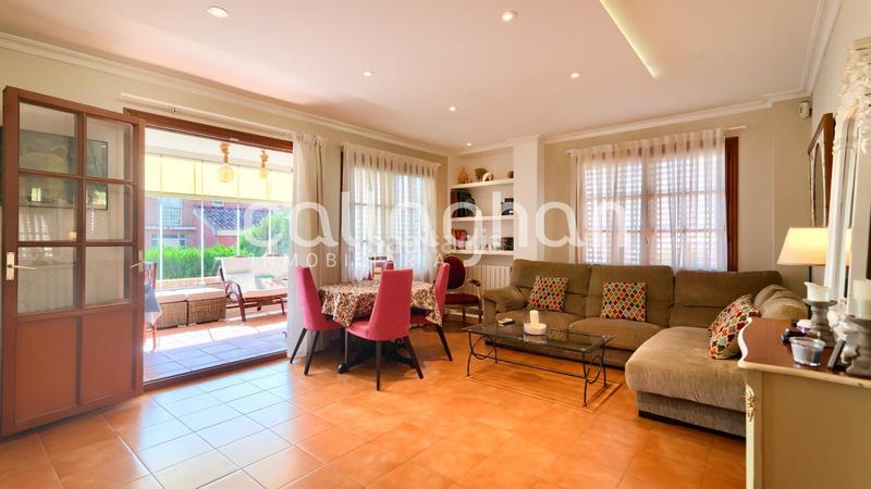 Foto ff48a2d6-c051-4406-a9bc-b2614a6948de. Chalet with parking in Corinto-Almardà Sagunt