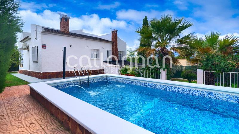 Foto 8b14ebd6-e21d-4a82-802f-c43e830bc981. Xalet amb aparcament piscina a Pedralba