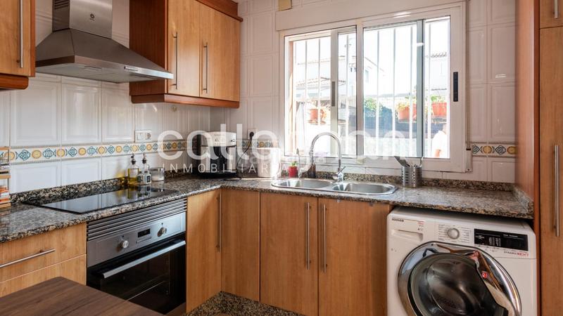 Foto 1663b6b1-ffc5-4486-b3a7-16abe91ba16f. Chalet casa independiente en la pobla de vallbona en Pobla de Vallbona (la)