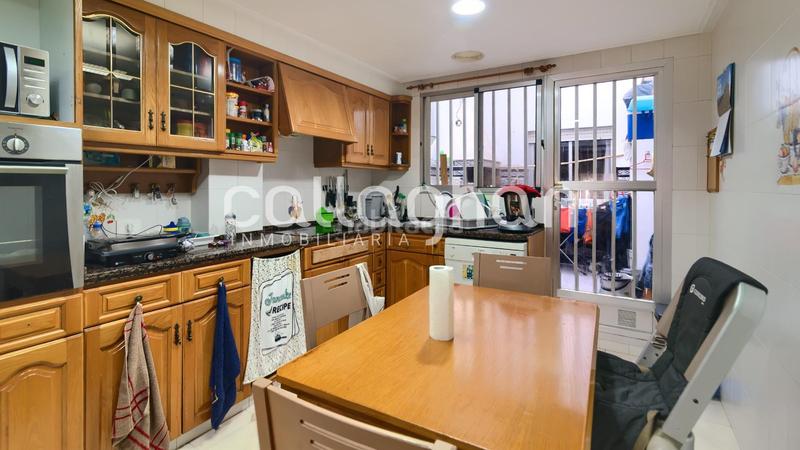 Foto 13b0bd02-2e06-49ce-9b49-ba9e1a1e7908. Casa adossada a Vall d´Uixó (la)