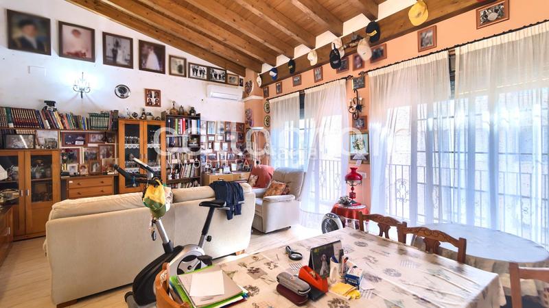 Foto 600261a2-4660-41a0-bd2c-9c11e5cf6925. Casa adossada a Vall d´Uixó (la)