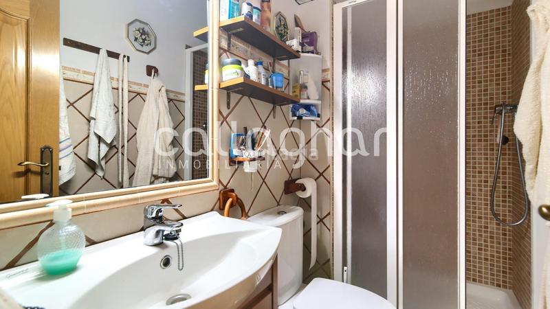 Foto e37208bf-ac1c-4eca-b819-cc45412ca192. Casa adossada a Vall d´Uixó (la)