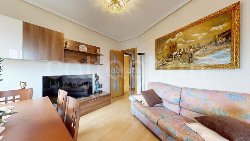 Foto a2f6a27c-8b68-46be-8194-7c566ca958cd. Pis a Exposició Valencia