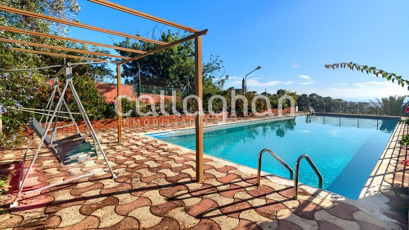 Foto fb6400e9-0697-4045-b4b3-5ab0f3ebbb3a. Chalet  independiente en una parcela de 2.830 m2 en Alzira