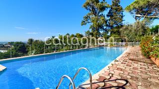 Chalet  Calle vent de xaloc. Chalet independiente en una parcela de 2.830 m2