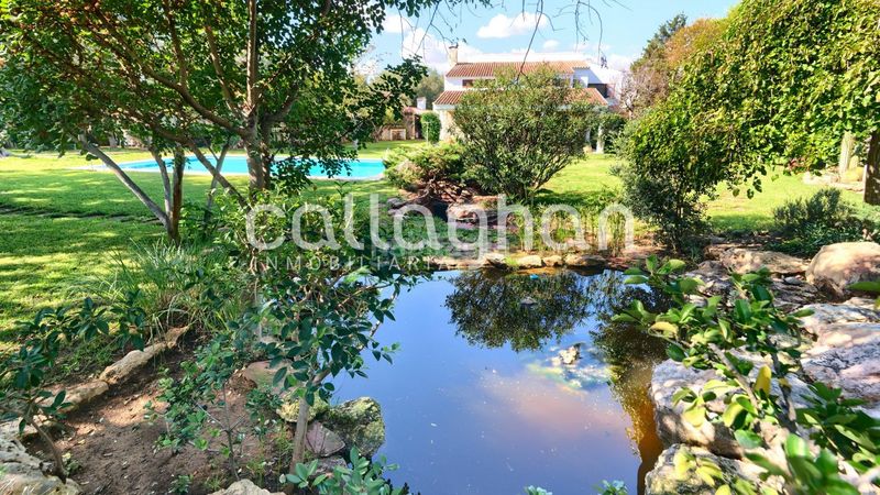 Foto 5dd0af48-1317-4510-b626-2495a7b48c72. Xalet amb calefacció aparcament piscina a Nueva Santa Barbara - Cruz de Gracia Godella