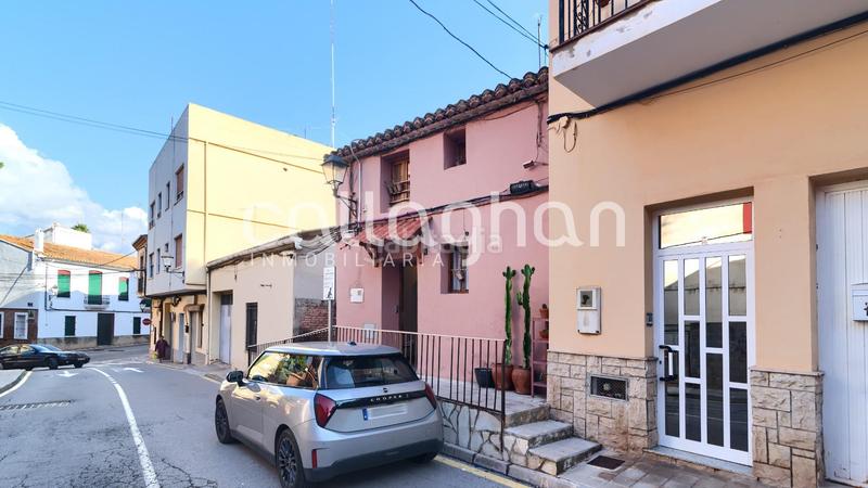 Foto e74a203e-f5da-4edd-b9cf-dac9ee7c8c53. Casa adossada a Casco Urbano Náquera