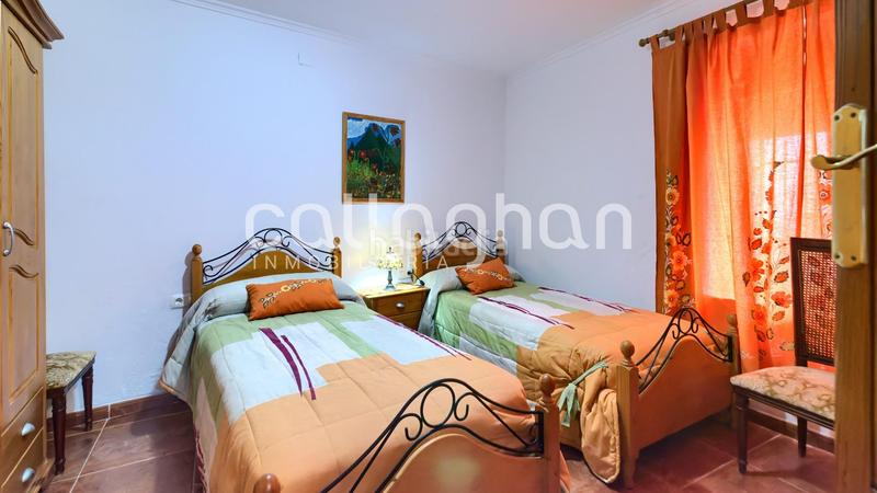 Foto baf5b591-cc03-4c5d-b72b-368216718216. Maison jumelée dans Alberic