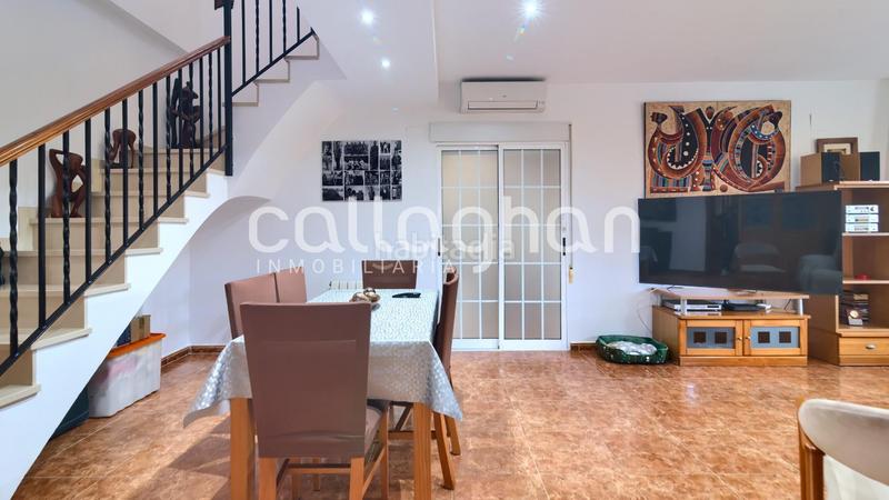 Foto 1c0b43ad-2369-4b67-9eb7-aeadf29a8cec. Chalet  esquinero en maravisa en La Conarda Pobla de Vallbona (la)