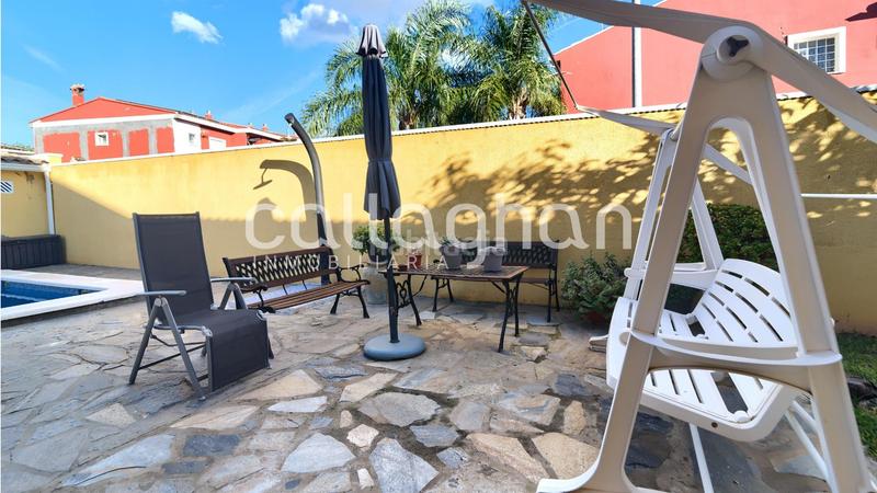 Foto 2fec532a-131a-4a65-9846-f1a171f5724b. Chalet  esquinero en maravisa en La Conarda Pobla de Vallbona (la)