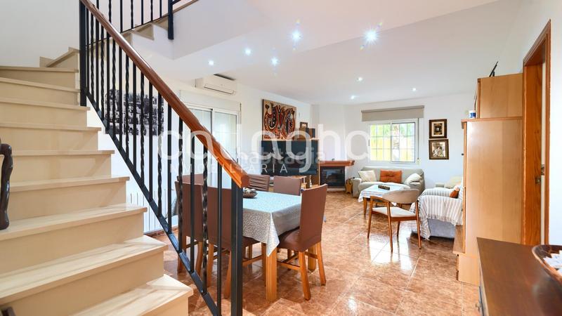 Foto 7335aa6e-1ef4-4a43-afcb-a818bc4085e9. Chalet  esquinero en maravisa en La Conarda Pobla de Vallbona (la)