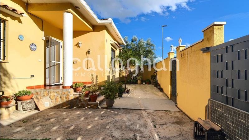 Foto 9e5ba032-d09b-4da9-b978-66b1ebbbbd11. Chalet  esquinero en maravisa en La Conarda Pobla de Vallbona (la)