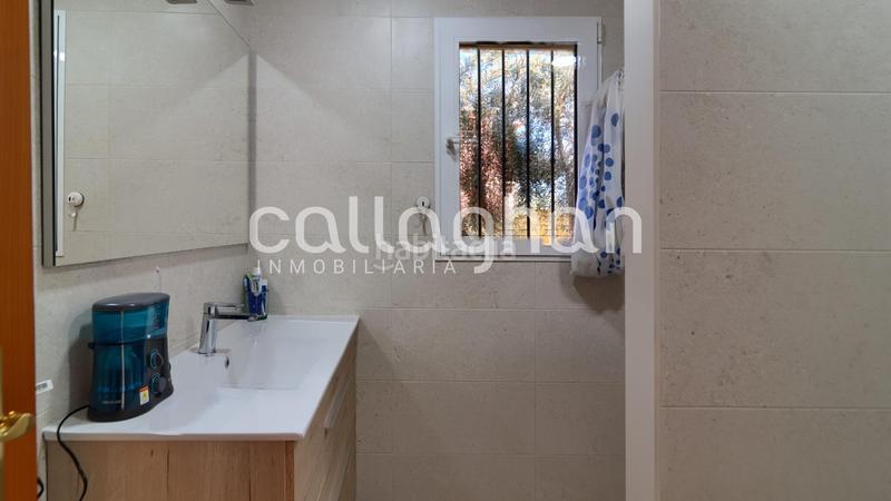 Foto b8270dc2-6a73-4e4f-bb40-420a983f4aa8. Chalet  esquinero en maravisa en La Conarda Pobla de Vallbona (la)