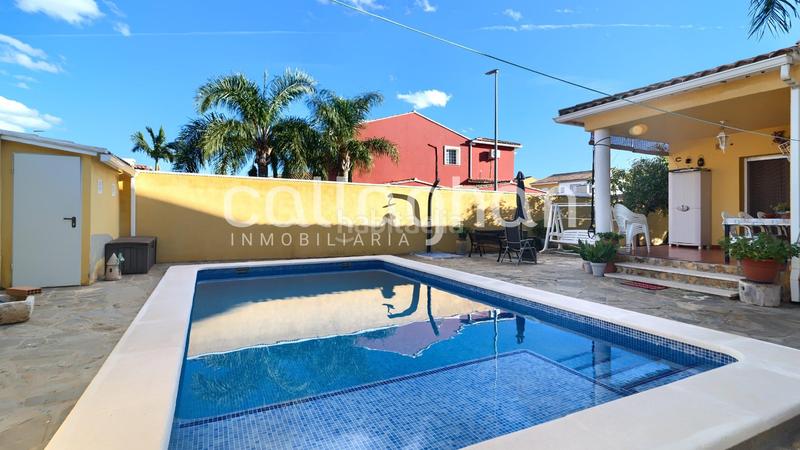 Foto dcebcb5e-e1cd-4887-abc0-ad74339fbe05. Chalet  esquinero en maravisa en La Conarda Pobla de Vallbona (la)