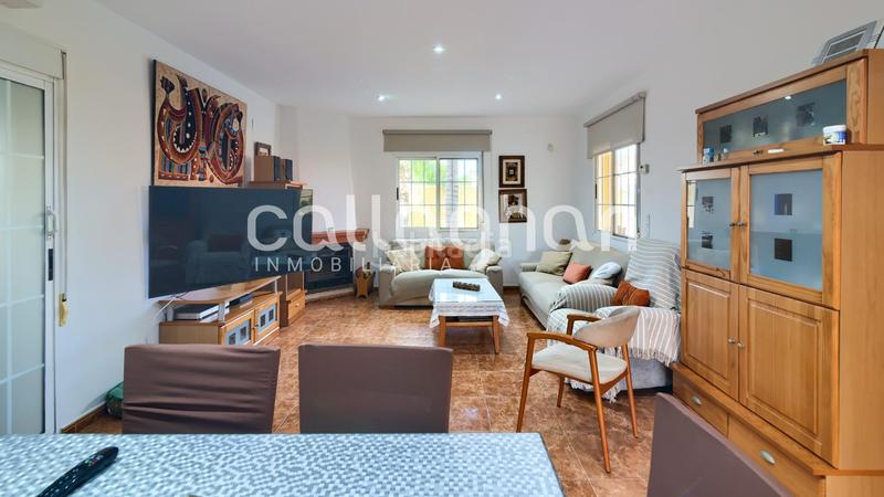 Foto e16abd6c-ef04-44a9-a369-b01105791bad. Chalet  esquinero en maravisa en La Conarda Pobla de Vallbona (la)