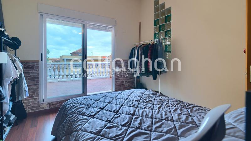 Foto 3a88ca8f-87b7-47d4-8c17-3e11544fe225. Maison jumelée avec parking dans Nuevo Centro Sagunt