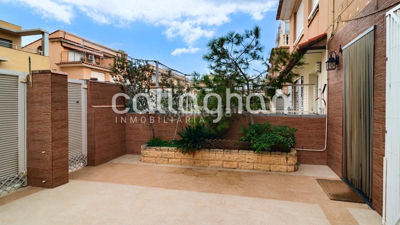 Foto 9ad155ee-f293-4e5d-b1f8-548dccdb12e3. Maison jumelée avec parking dans Nuevo Centro Sagunt