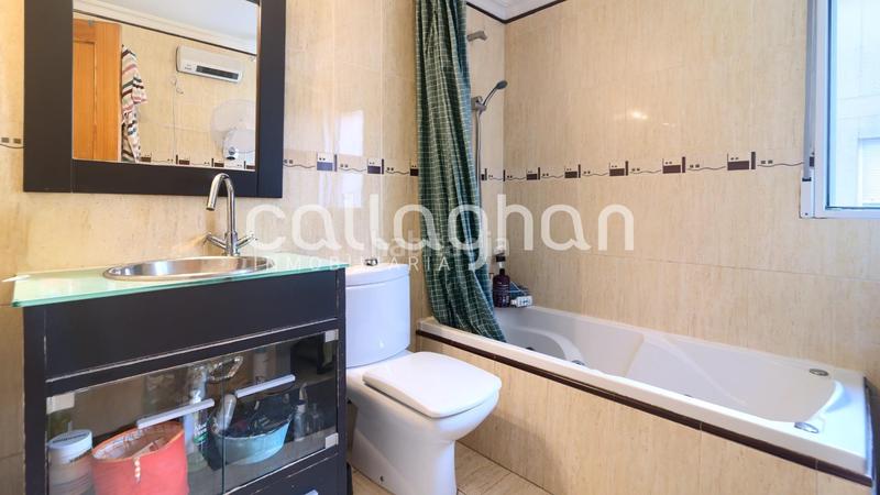 Foto aeaf8391-f80b-4214-828d-aca3d6f35dc9. Maison jumelée avec parking dans Nuevo Centro Sagunt