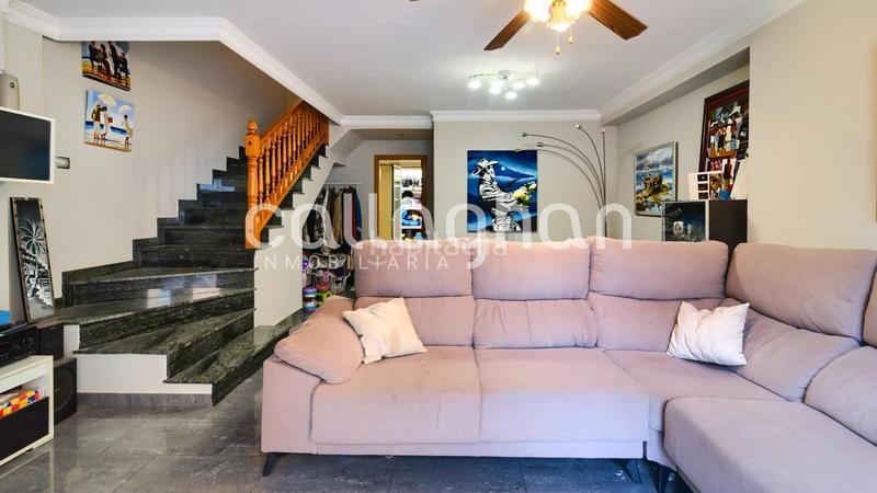 Foto c059c63d-a1c5-4093-94fd-93b21bb151da. Maison jumelée avec parking dans Nuevo Centro Sagunt