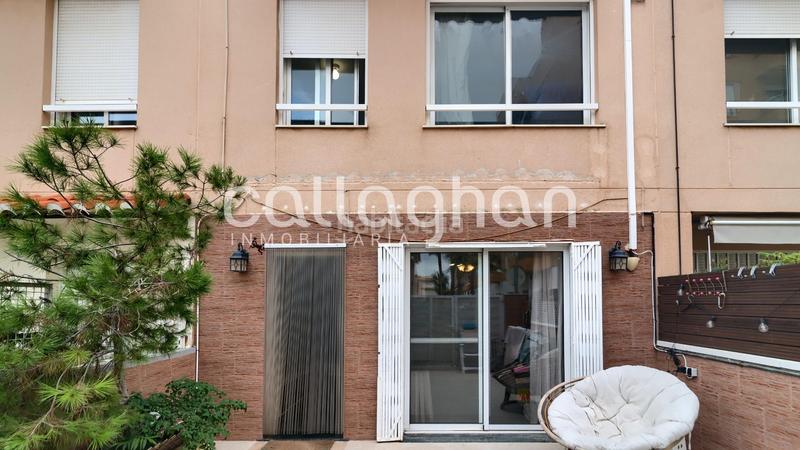 Foto edd707c6-4575-45cb-a341-2228455e7f28. Maison jumelée avec parking dans Nuevo Centro Sagunt