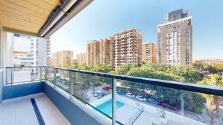 Flat in Ciutat Jardí. Exclusivo piso seminuevo con terraza y piscina en ciutat jardí