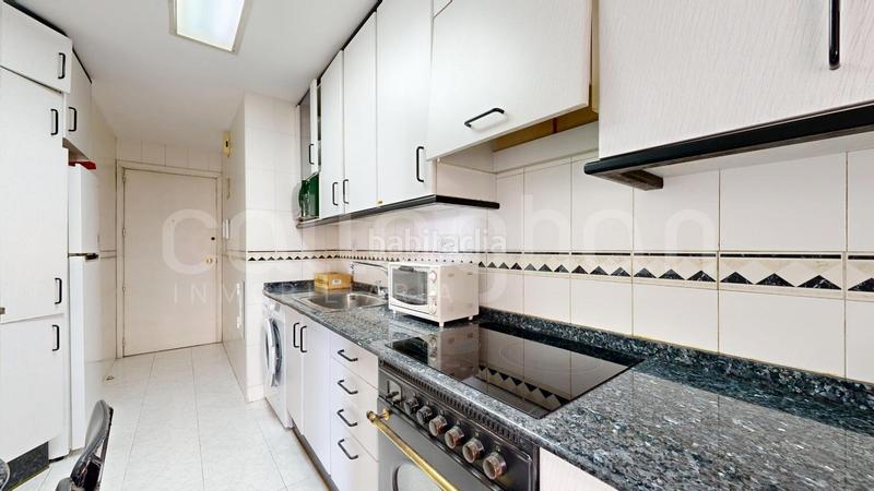 Foto e8b64d48-c81d-4b53-826a-56bdba4a6586. Alquiler piso oportunidad de alquiler en plena zona universitaria en Valencia