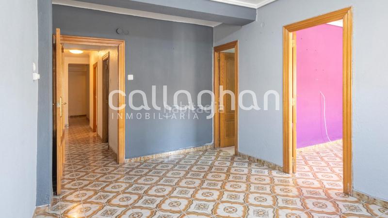 Foto 61b9caa8-e7a6-4e76-a2eb-46306a3a7522. Miete etagenwohnung in Natzaret Valencia