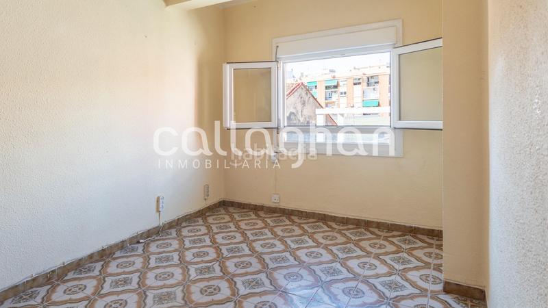 Foto f8cd6f3d-d405-42c0-9941-e2bb0ce60345. Miete etagenwohnung in Natzaret Valencia