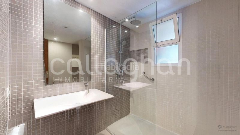 Foto 6ff22340-e6e8-4f11-bc5e-3f53217c1cf7. Pis amb calefacció aparcament a Jaume Roig Valencia