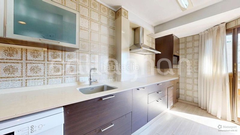 Foto 87eb2368-9f11-4bde-8623-8c2880c4aef7. Pis amb calefacció aparcament a Jaume Roig Valencia