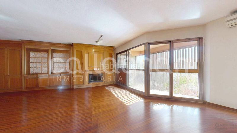 Foto c2dfafb0-84c3-4fa4-b385-e69ba8cc16b6. Pis amb calefacció aparcament a Jaume Roig Valencia