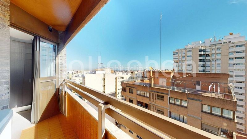 Foto e4f11e0a-fa21-4fc5-baa5-9133af98fdce. Pis amb calefacció aparcament a Jaume Roig Valencia