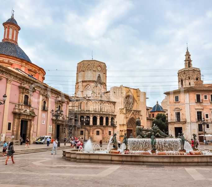 Foto 96bd4a85-ae86-4919-96ab-f20be944d832. Pis a La Seu Valencia