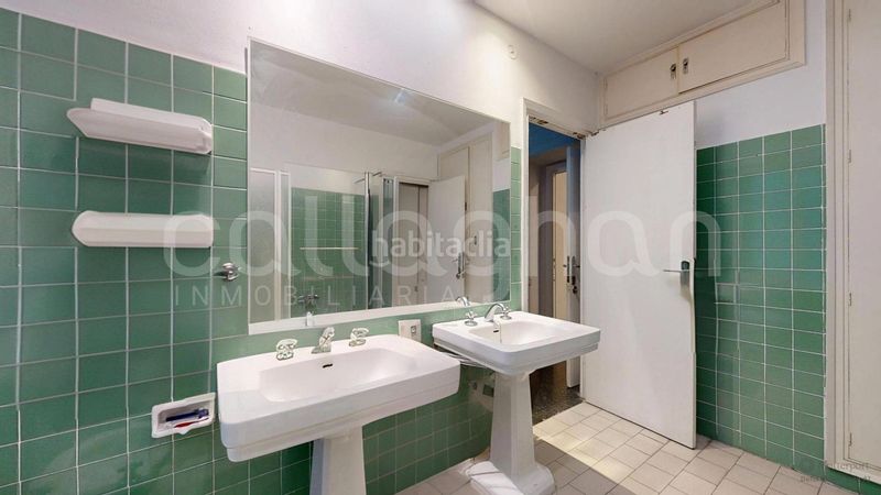 Foto dc0d948d-b23a-46f5-85b2-ccb04a0bddbf. Pis a La Seu Valencia