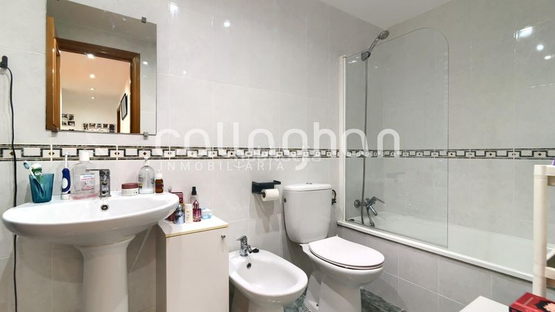 Foto b0953f8f-2b49-4896-8413-5baee6cd2be4. Pis amb calefacció aparcament a Faura