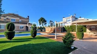 Chalet in El Vedat - Santa Apolonia. Casa o chalet independiente en santa apolonia