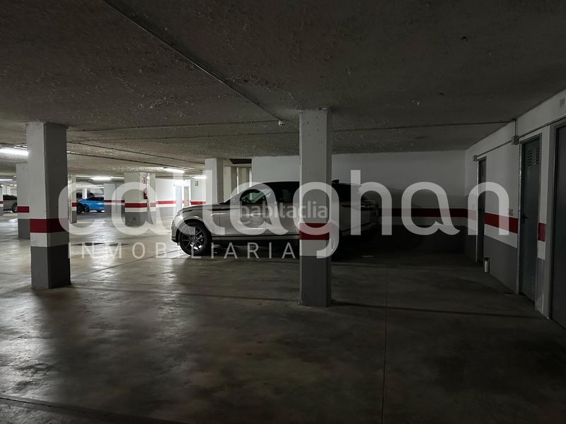 Foto a322a43a-95ba-40e6-b8ee-991c9c07815d. Aparcament cotxe a El Castell Burjassot