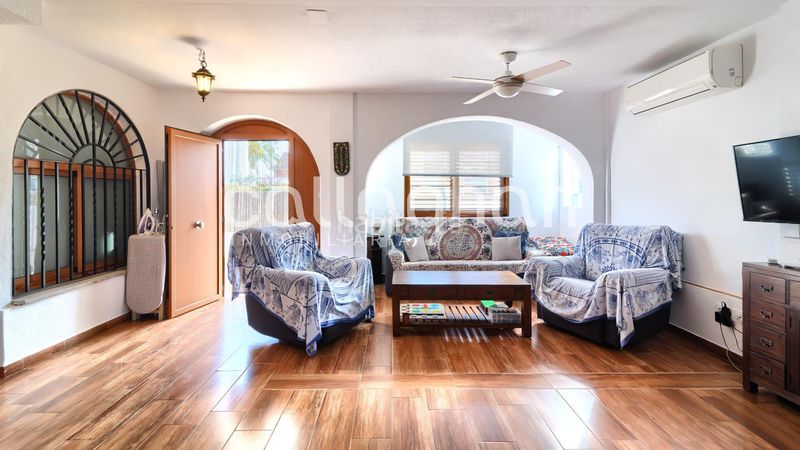 Foto 0185f0c3-fc51-467a-aaa8-812ee1eec210. Casa adossada amb aparcament a Corinto-Almardà Sagunt