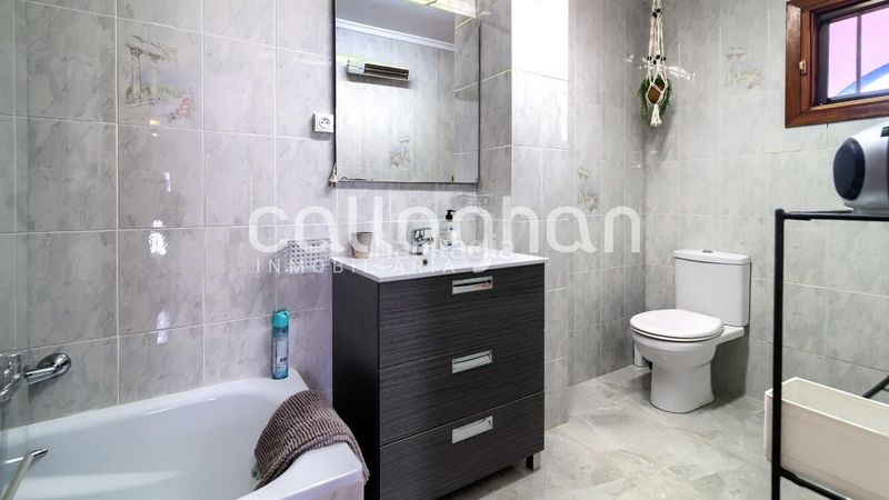 Foto 32a7cd07-e1a9-43f9-8587-6608bd68f239. Casa adossada amb aparcament a Corinto-Almardà Sagunt