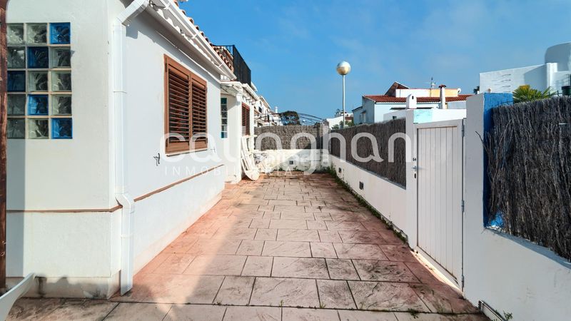Foto 83690932-d729-48d9-90fb-fb0cba4e678a. Casa adossada amb calefacció aparcament a Corinto-Almardà Sagunt