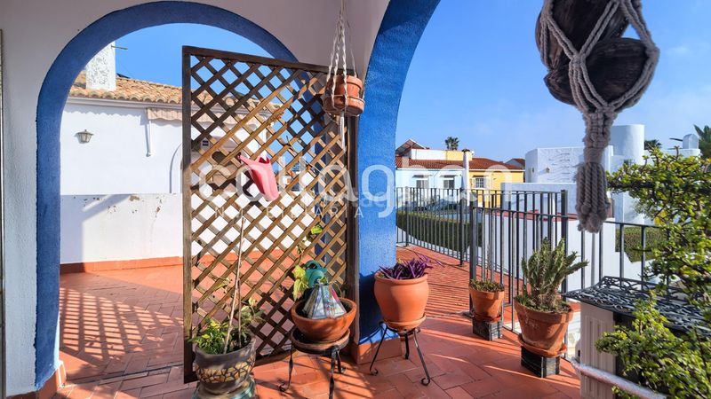 Foto e2cfa497-e1c1-4a3a-b630-9990fdf82857. Casa adossada amb calefacció aparcament a Corinto-Almardà Sagunt