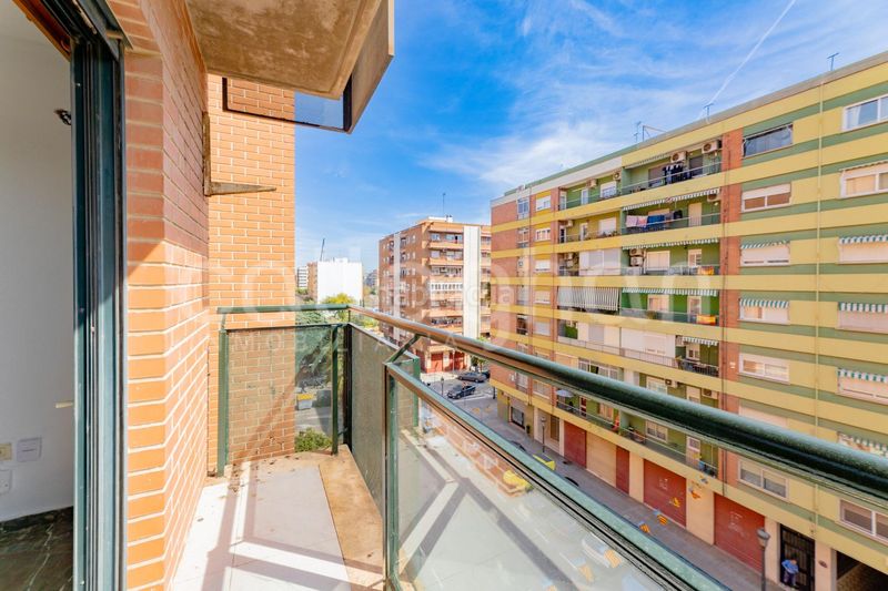 Piso vivienda de cuatro habitaciones en patraix en Valencia - Imagen 4