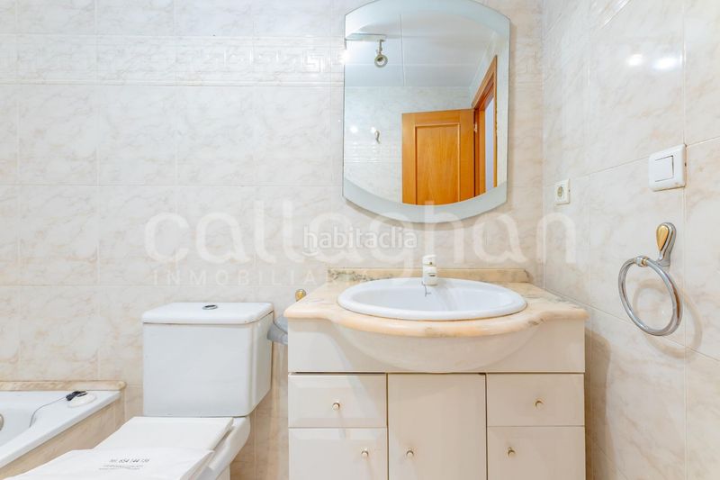 Piso vivienda de cuatro habitaciones en patraix en Valencia - Imagen 11