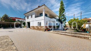 Xalet  Calle rio turia. Casa o chalet independiente en avenida del rio turia, cumbres de